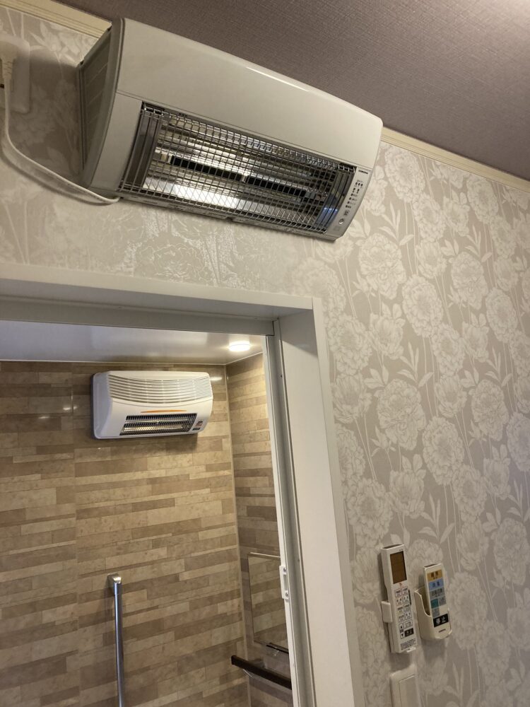 壁かけ換気暖房乾燥機施工例