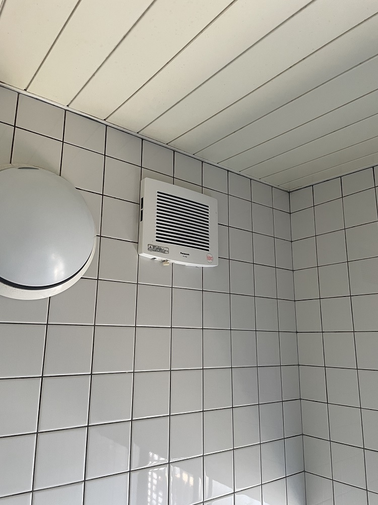 換気扇・照明ビフォー